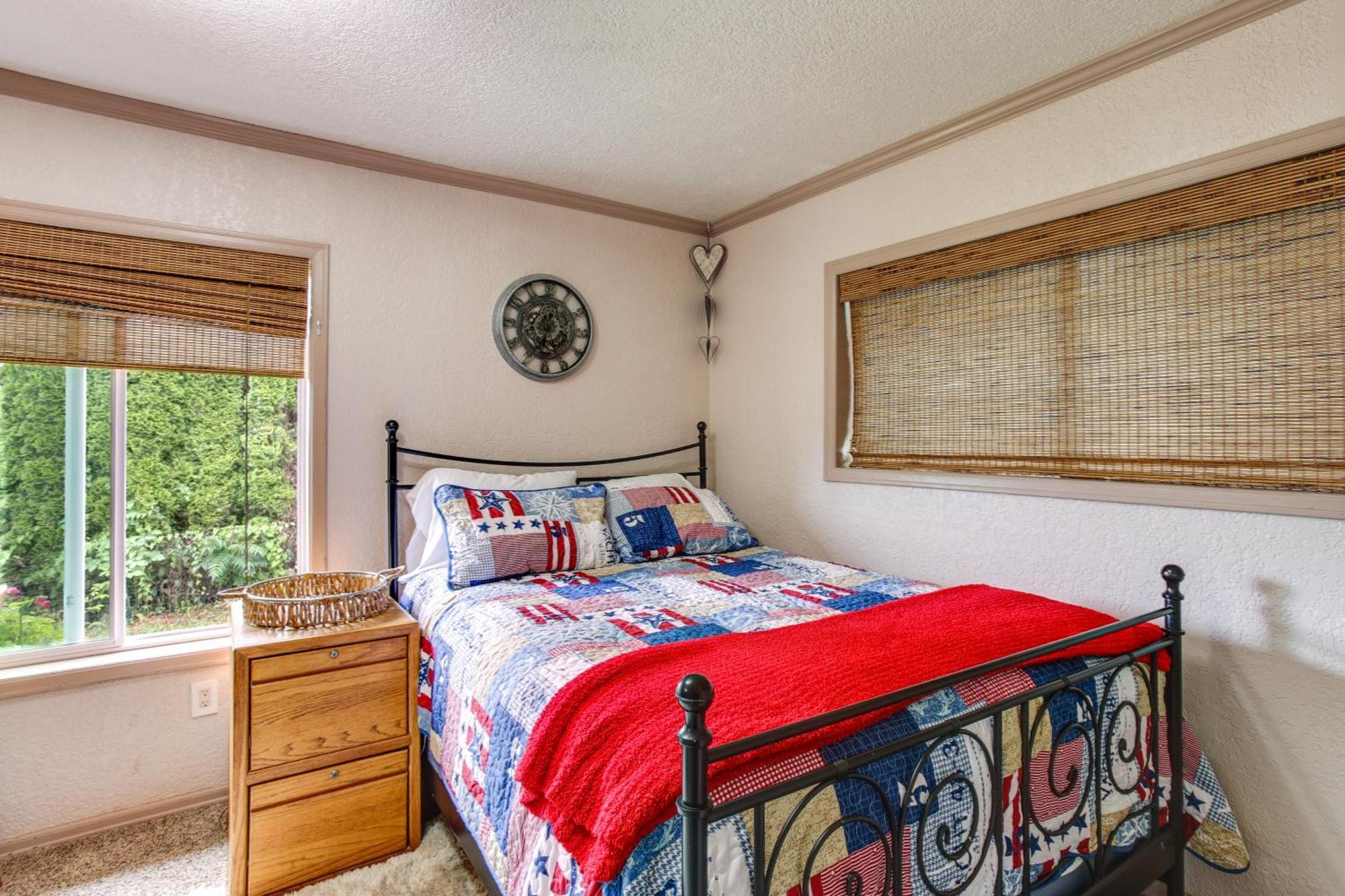 Tacoma Home On Steilacoom Lake With Dock! Exterior photo